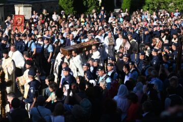 Procesiunea „Calea Sfinților”, în cadrul căreia moaștele Sfântului Ioan cel Nou au fost purtate pe străzile municipiului Suceava