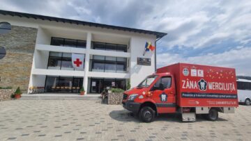 Localnicii din Dorna Candrenilor, consultați și investigați gratuit de voluntari ai Crucii Roșii, cu „Caravana de Bine”