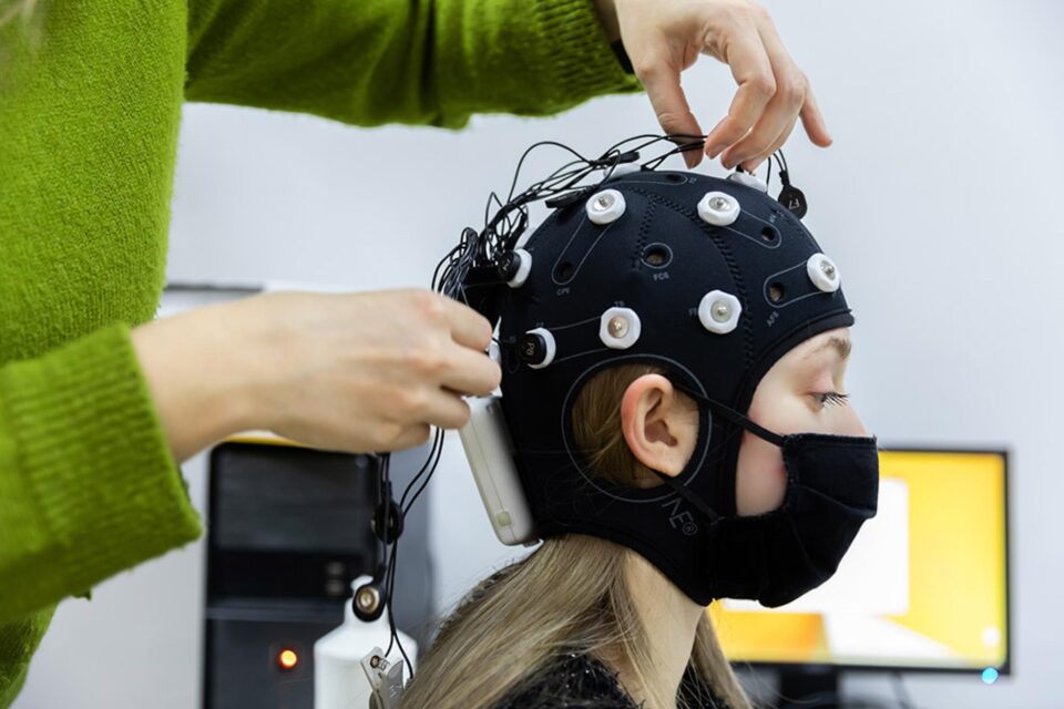 Experiment în laboratorul de neuroestetică al USV