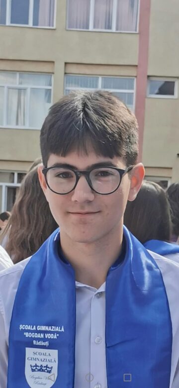 Andrei Vicol de la Școala Gimnazială „Bogdan Vodă" Rădăuți
