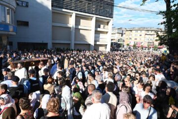 Procesiunea „Calea Sfinților”, în cadrul căreia moaștele Sfântului Ioan cel Nou au fost purtate pe străzile municipiului Suceava