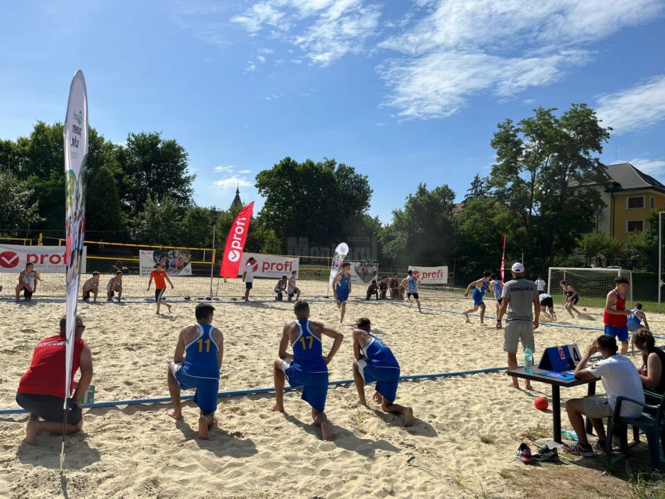 Echipele de beach handbal juniori ale României și Franței se pregătesc in comun, la Timișoara Echipele de beach handbal juniori ale României și Franței se pregătesc in comun, la Timișoara