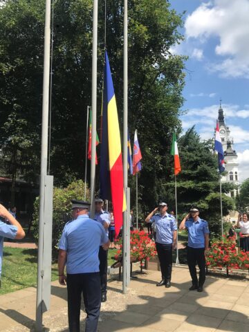 Ziua Drapelului Național a fost marcată printr-o ceremonie militară în Piața Tricolorului din Suceava