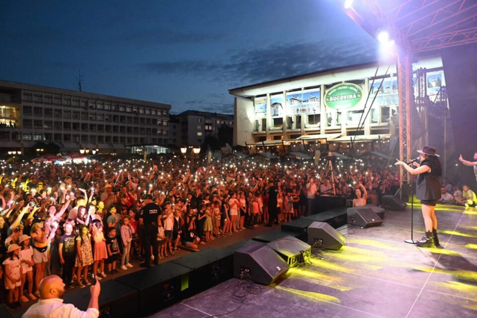 Peste 12.000 de participanți la concertele organizate în Centru, de Zilele Sucevei 2022