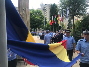 Ziua Drapelului Național a fost marcată printr-o ceremonie militară în Piața Tricolorului din Suceava