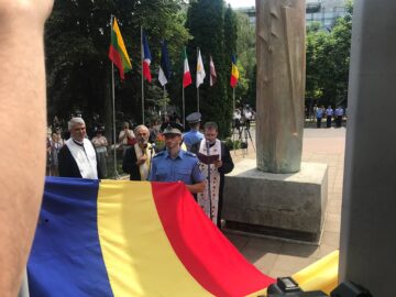 Ziua Drapelului Național a fost marcată printr-o ceremonie militară în Piața Tricolorului din Suceava