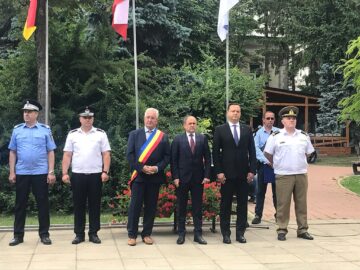 Ziua Drapelului Național a fost marcată printr-o ceremonie militară în Piața Tricolorului din Suceava