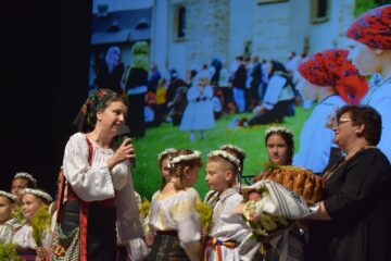 „Sânzienele copiilor”, festival-cultural filantropic pentru copii și tineret desfășurat la Teatrul Municipal „Matei Vișniec” Suceava