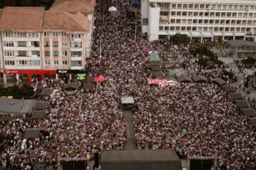 Peste 15.000 de suceveni au participat la concertele din cea de-a treia zi a Zilelor Sucevei - foto Artistul