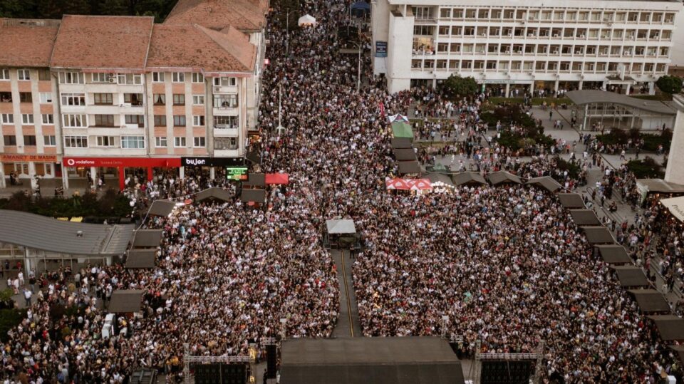 Peste 15.000 de suceveni au participat la concertele din cea de-a treia zi a Zilelor Sucevei - foto Artistul