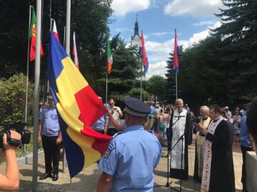 Ziua Drapelului Național a fost marcată printr-o ceremonie militară în Piața Tricolorului din Suceava
