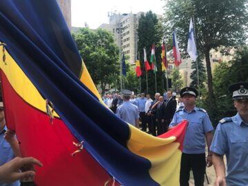 Ziua Drapelului Național a fost marcată printr-o ceremonie militară în Piața Tricolorului din Suceava