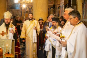Slujbă de pomenire a 503 suceveni răpuși de COVID-19, oficiată de un sobor de zece preoți