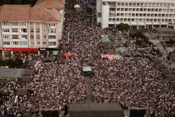 Peste 15.000 de suceveni au participat la concertele din cea de-a treia zi a Zilelor Sucevei. Foto Artistul