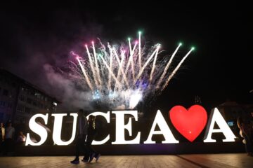 Spectaculoase focuri de artificii la Zilele Sucevei 2022. Foto Artistul