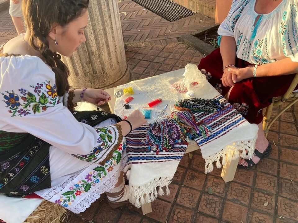 Artiști suceveni au participat la evenimentul „Ia, Simbol, Tradiție, Identitate”, organizat în Italia