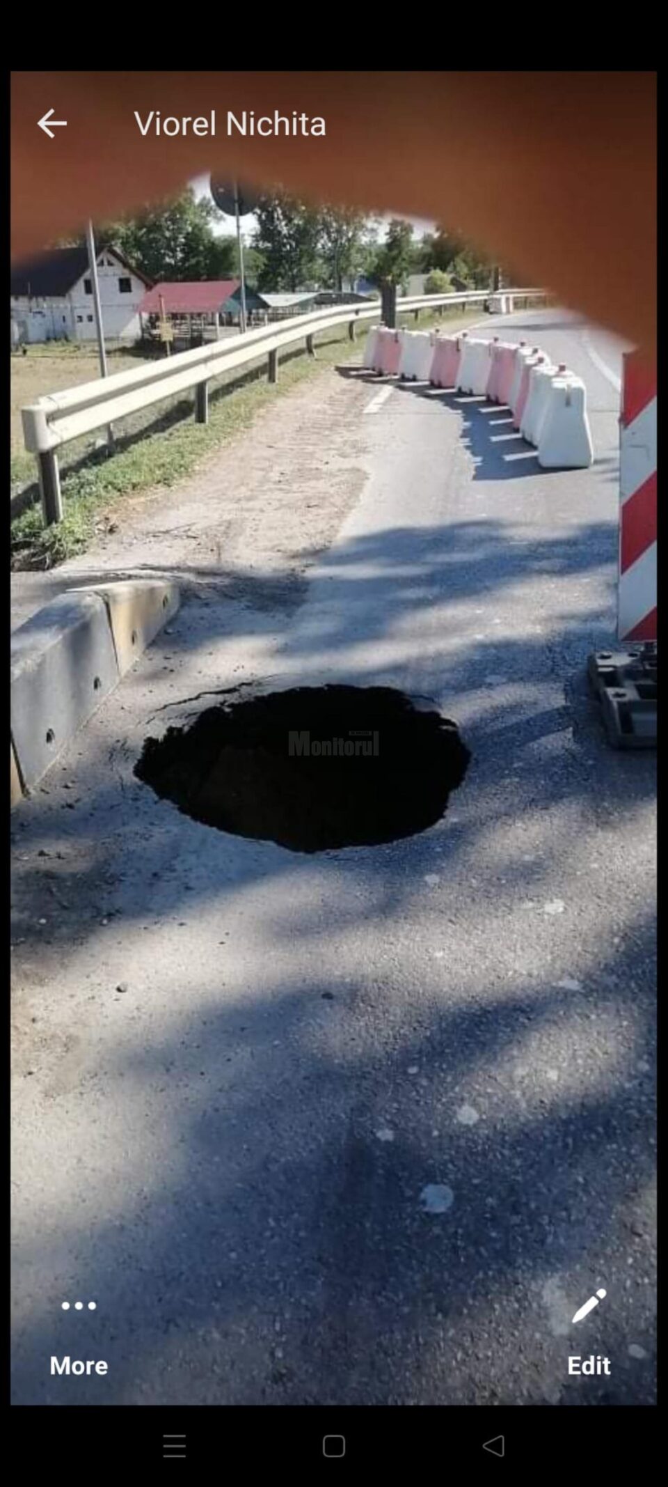 Gaură în podul de la Milișăuți în timpul lucrărilor de reparații