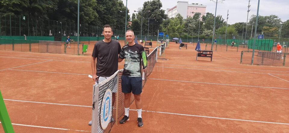 Stefan Vargolici si Florin Popovici Dumbrava, finalistii categoriei de varsta +40 de ani Stefan Vargolici si Florin Popovici Dumbrava, finalistii categoriei de varsta +40 de ani