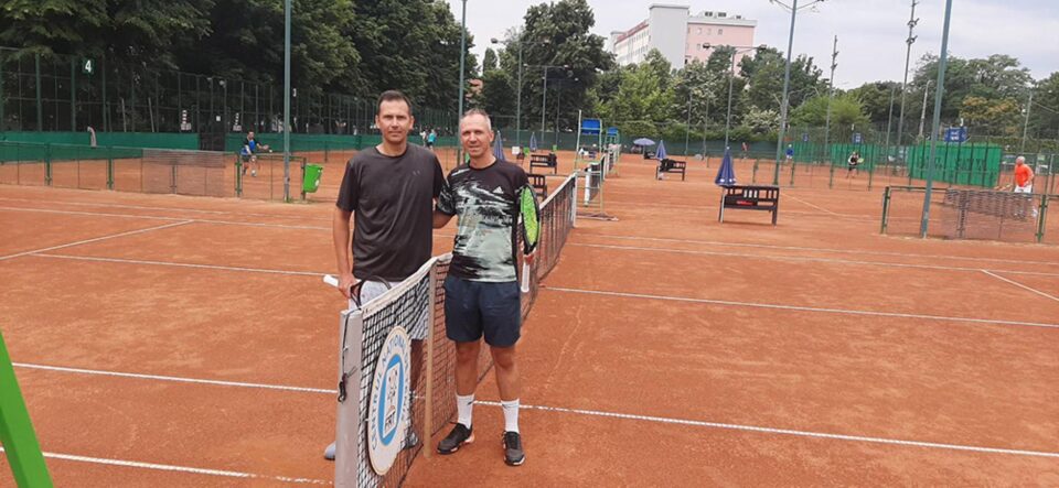 Ștefan Vârgolici și Florin Popovici Dumbravă, finaliștii categoriei de vârstă +40 de ani Ștefan Vârgolici și Florin Popovici Dumbravă, finaliștii categoriei de vârstă +40 de ani