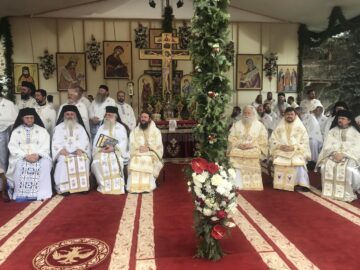 Marea sărbătoare a Sfântului Voievod Ștefan cel Mare de la Mănăstirea Putna i-a adus împreună pe românii de pe cele două maluri ale Prutului