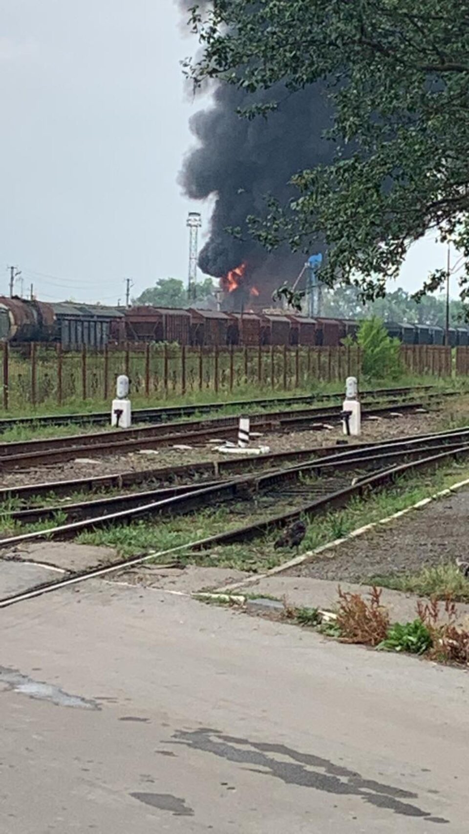Cisterne în flăcări