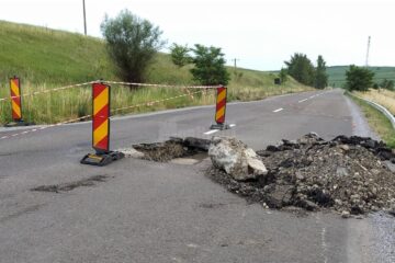 Pe DJ 209D, la Botoșenița, parcă ar fi căzut un obuz