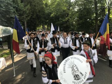Gheorghe Flutur a condus coloana de pelerini spre Mănăstirea Putna