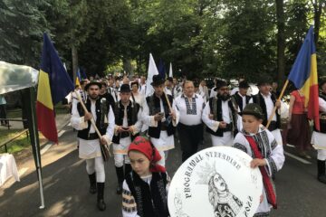 Gheorghe Flutur a condus coloana de pelerini spre Mănăstirea Putna