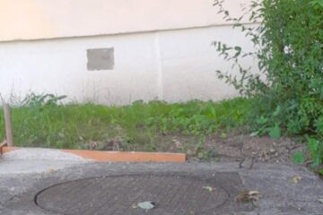 Gura de canal se află pe strada Viitorului