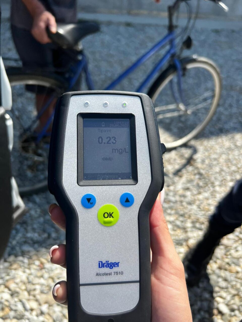 Un bărbat în vârstă de 58 de ani a căzut de pe bicicletă