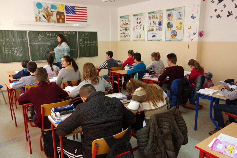 Elevii nu vor mai putea fi exmatriculați, potrivit noului regulament transmis de Ministerul Educației Elevii nu vor mai putea fi exmatriculați, potrivit noului regulament transmis de Ministerul Educației