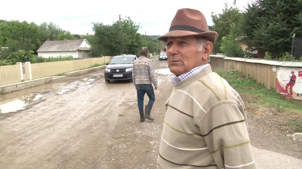 Așa arată drumul județean la Știrbăț