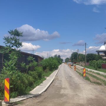 Drumul rămas în șantier de la Liteni (Moara) spre Stroiești