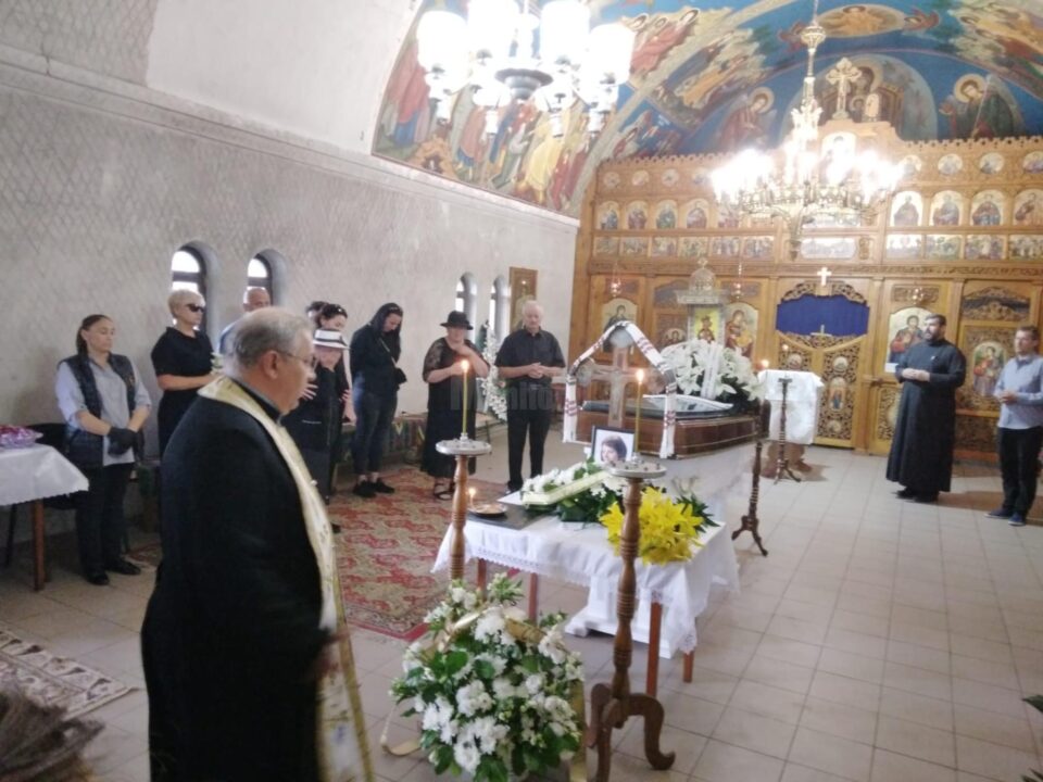 Sicriul cu trupul neînsuflețit al sucevencei Roxana Alina Donisan a ajuns acasă