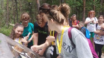 Elevi și profesori din Lituania, Grecia, Portugalia, Slovacia și Turcia la Școala Gimnazială Nr. 4 Suceava, într-o experiență de mobilitate Erasmus+, în cadrul proiectului „Let's go to learn outside !”