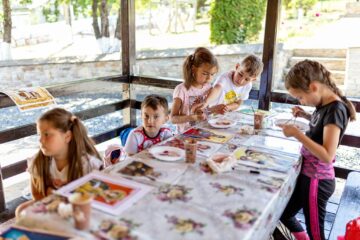 Tabăra de creație „Micii iconari” de la Adâncata