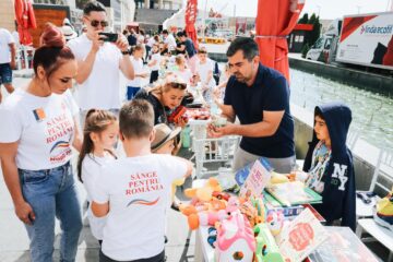 Târg caritabil de jucării