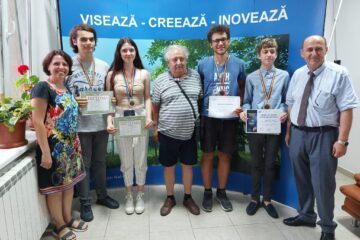 Elevii, alături de profesorii coordonatori