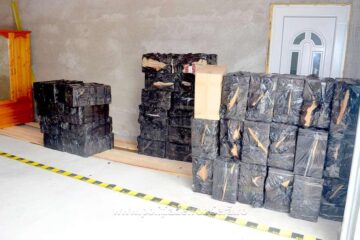 Mercedes de 20.000 de euro și țigări de 45.000 de euro, confiscate de polițiștii de frontieră