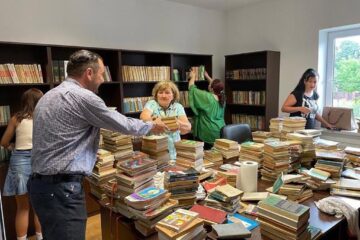 Biblioteca din Mitocu Dragomirnei