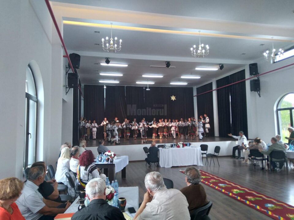 Cenaclul Transfrontalier ”Mașina cu Poeți” la Centrul de Cultură, Arte și Tradiții din Berchișești Cenaclul Transfrontalier ”Mașina cu Poeți” la Centrul de Cultură, Arte și Tradiții din Berchișești
