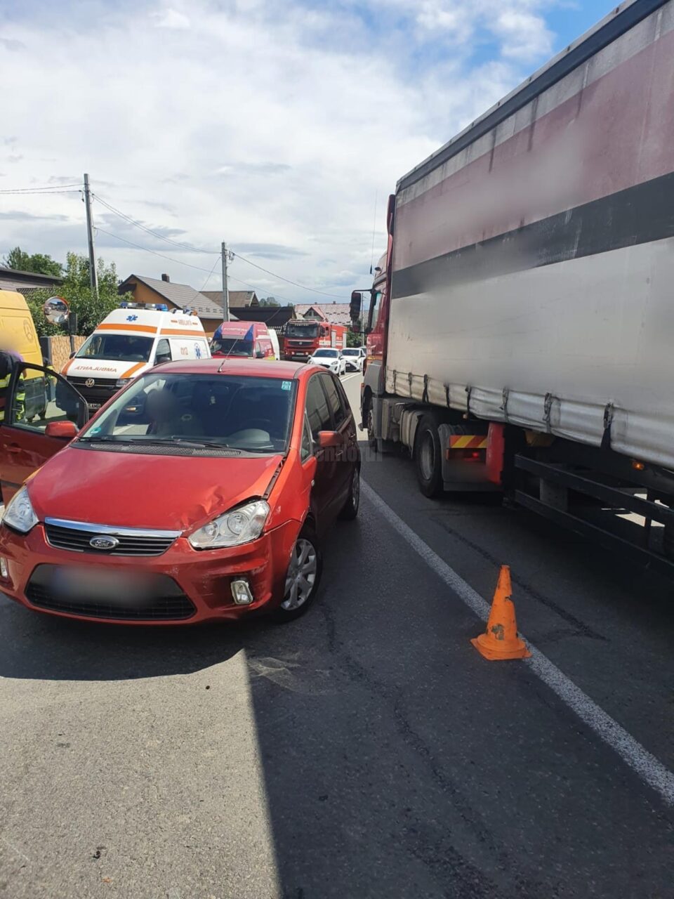 Accident cu doi răniți la Păltinoasa