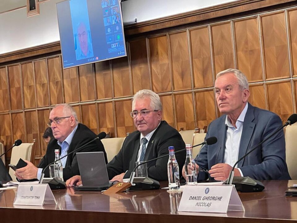 Primarul Ion Lungu, reprezentant al AMR la discuțiile care au avut loc la sediul Guvernului Primarul Ion Lungu, reprezentant al AMR la discuțiile care au avut loc la sediul Guvernului