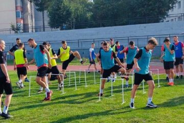 Fotbaliștii de la Șomuz au reluat antrenamentele. Foto Alex Savescu