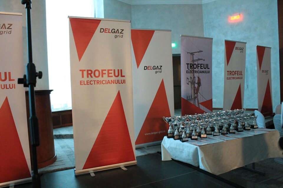 Elevi de la Colegiul Tehnic „Samuil Isopescu” Suceava, în competiție pentru obținerea Trofeului „Electricianul Junior” Elevi de la Colegiul Tehnic „Samuil Isopescu” Suceava, în competiție pentru obținerea Trofeului „Electricianul Junior”