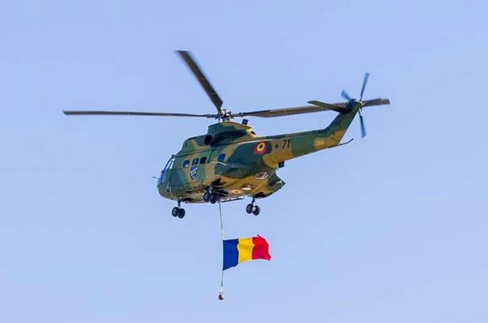 Elicoptere militare vor survola Suceava de Ziua Aviației Române și a Forțelor Aeriene. Foto rfi.ro Elicoptere militare vor survola Suceava de Ziua Aviației Române și a Forțelor Aeriene. Foto rfi.ro