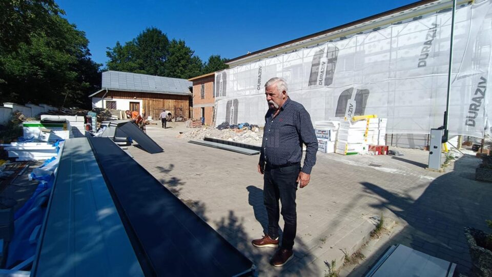 Primarul Dumitru Gulei a inspectat lucrările de refacere și extindere a Primăriei