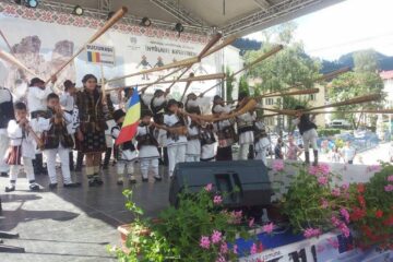 Artiști din cinci țări vor participa la Festivalul Internațional de Folclor „Întâlniri Bucovinene”, la Câmpulung Moldovenesc