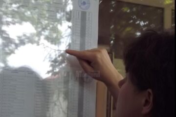 Trei note de 10 la examenul scris de titularizare, în județul Suceava