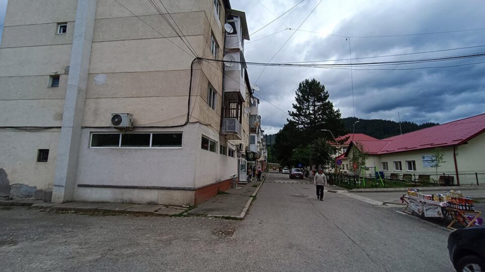 Așa arată zona centrală cu blocuri din Crucea